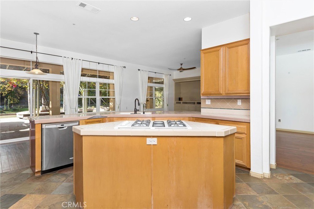 Redlands, California, 92373, United States, 4 Bedrooms Bedrooms, ,3.5 BathroomsBathrooms,Residential,Forsale,2007698