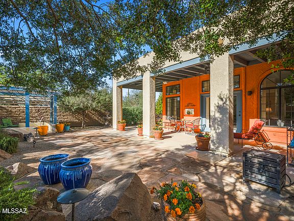 Tucson, Arizona, 85712, United States, 3 Bedrooms Bedrooms, ,2 BathroomsBathrooms,Residential,Forsale,2004426