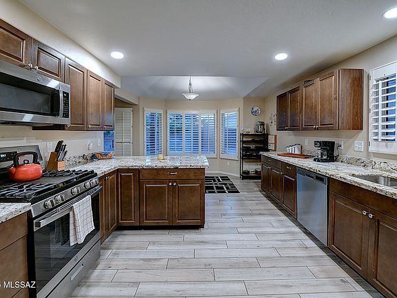 Tucson, Arizona, 85737, United States, 5 Bedrooms Bedrooms, ,3 BathroomsBathrooms,Residential,Forsale,2004435