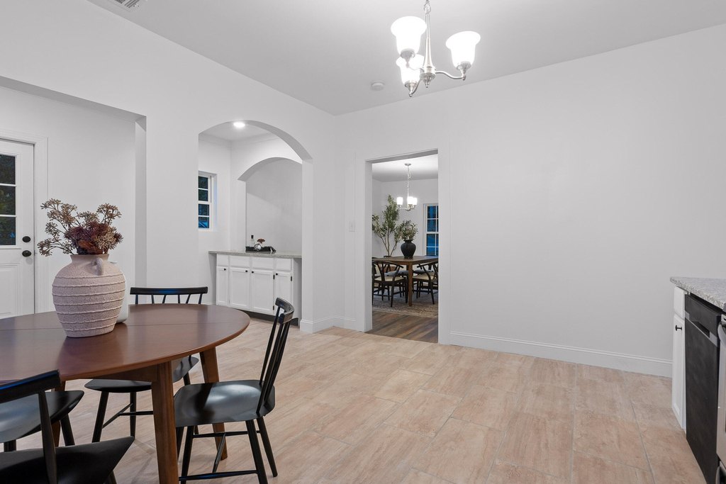 Chattanooga, Tennessee, 37405, United States, 4 Bedrooms Bedrooms, ,4 BathroomsBathrooms,Residential,Forsale,1922162