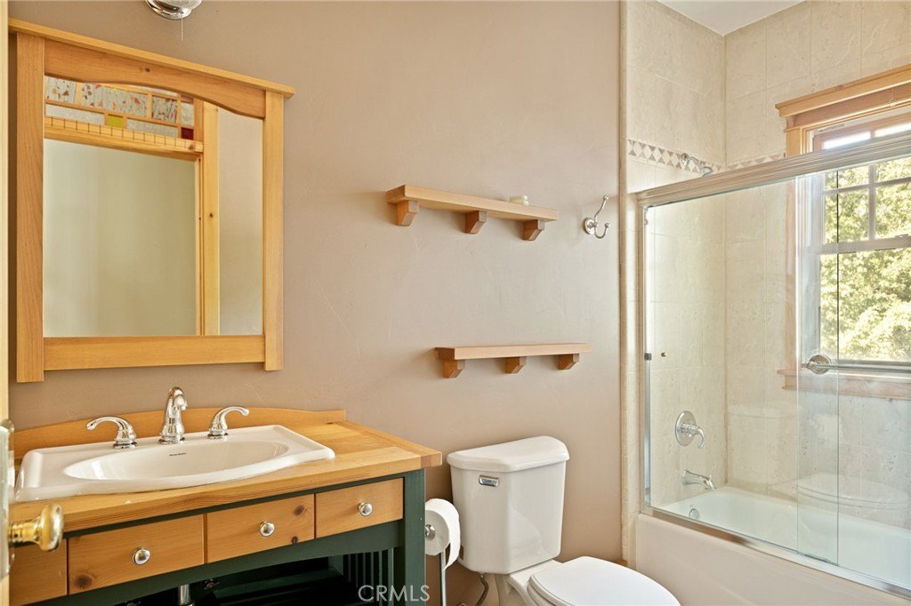 Running Springs, California, 92382, United States, 2 Bedrooms Bedrooms, ,3 BathroomsBathrooms,Residential,Forsale,1971043