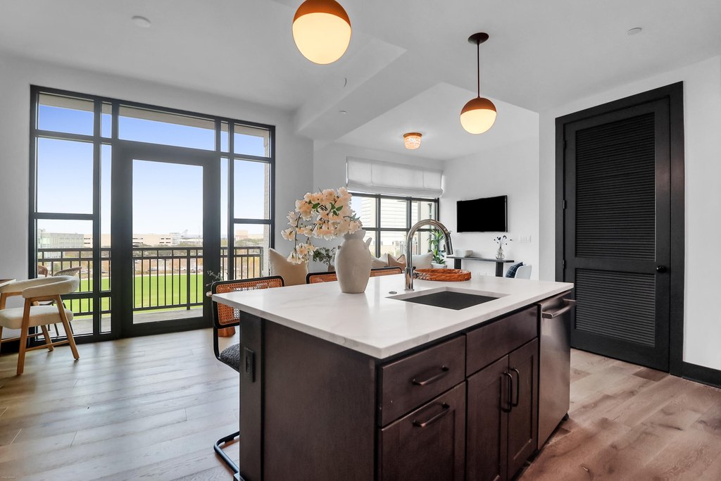 Charleston, South Carolina, 29401, United States, 2 Bedrooms Bedrooms, ,2 BathroomsBathrooms,Residential,Forsale,2007728