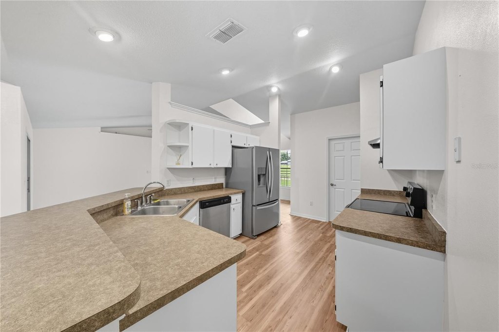 REDDICK, Florida, 32686, United States, 3 Bedrooms Bedrooms, ,2 BathroomsBathrooms,Residential,Forsale,2004576