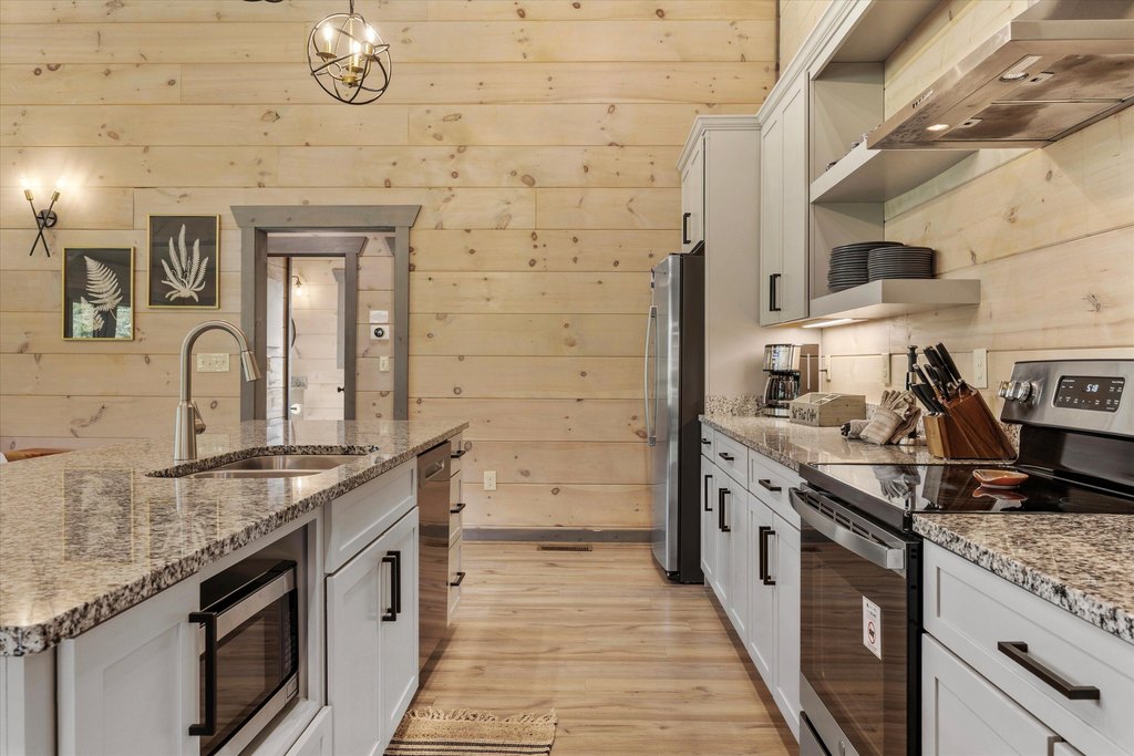 Sevierville, Tennessee, 37862, United States, 5 Bedrooms Bedrooms, ,5 BathroomsBathrooms,Residential,Forsale,1963563