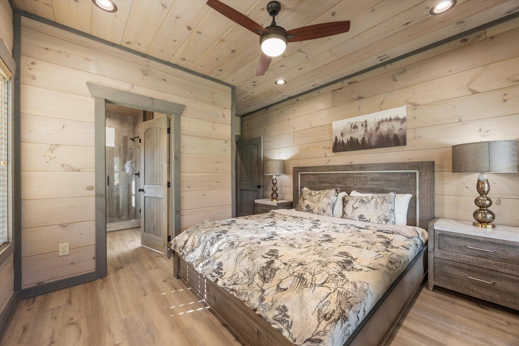 Sevierville, Tennessee, 37862, United States, 5 Bedrooms Bedrooms, ,5 BathroomsBathrooms,Residential,Forsale,1963563