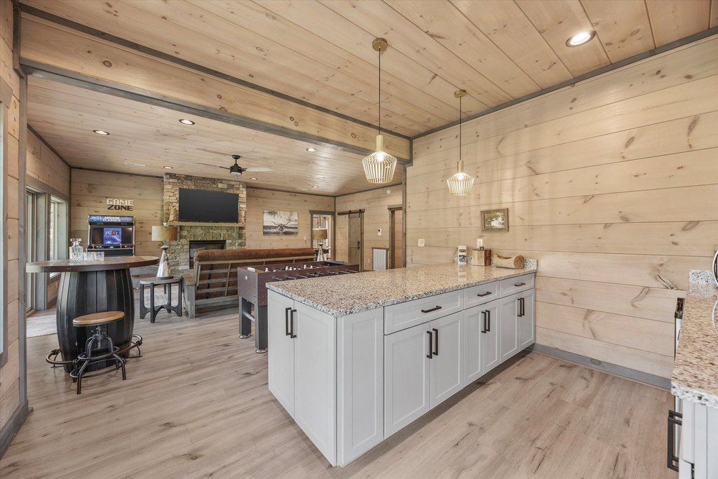 Sevierville, Tennessee, 37862, United States, 5 Bedrooms Bedrooms, ,5 BathroomsBathrooms,Residential,Forsale,1963563