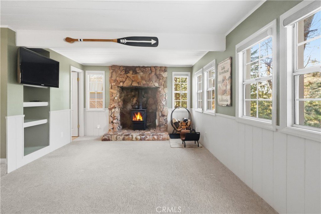 Lake Arrowhead, California, 92352, United States, 4 Bedrooms Bedrooms, ,3.5 BathroomsBathrooms,Residential,Forsale,2004861