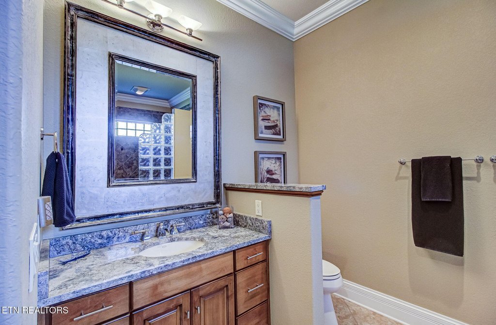 Vonore, Tennessee, 37885, United States, 4 Bedrooms Bedrooms, ,4.5 BathroomsBathrooms,Residential,Forsale,1960237