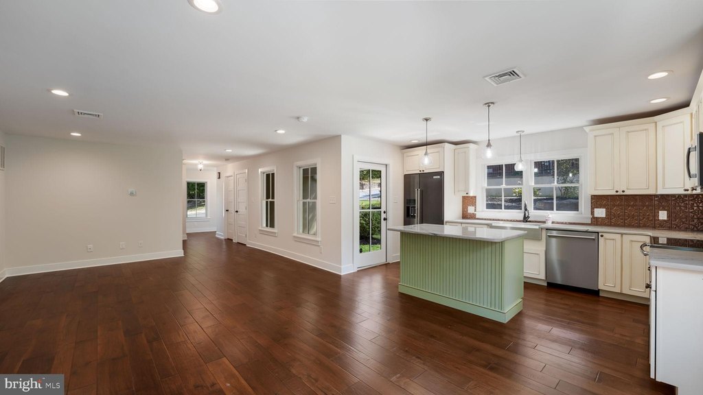 DOYLESTOWN, Pennsylvania, 18901, United States, 2 Bedrooms Bedrooms, ,2.5 BathroomsBathrooms,Residential,Forsale,1952873