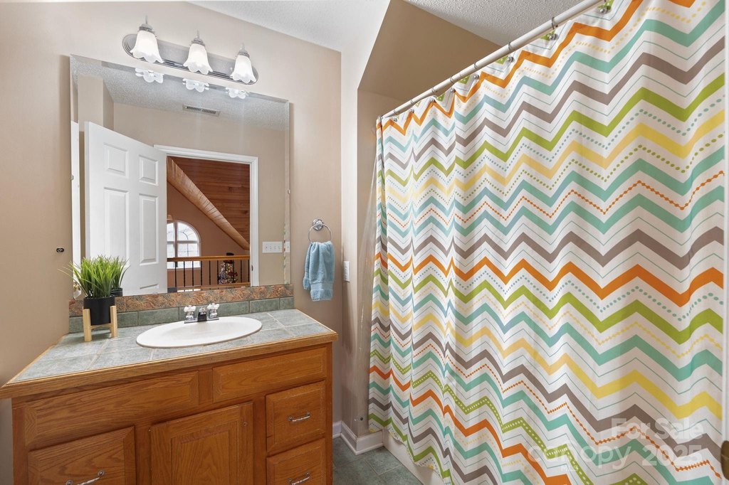 Granite Falls, North Carolina, 28630, United States, 4 Bedrooms Bedrooms, ,3.5 BathroomsBathrooms,Residential,Forsale,2007716