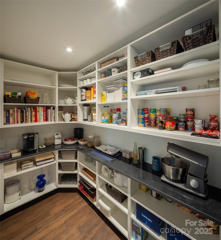 Asheville, North Carolina, 28804, United States, 3 Bedrooms Bedrooms, ,3.5 BathroomsBathrooms,Residential,Forsale,2011989