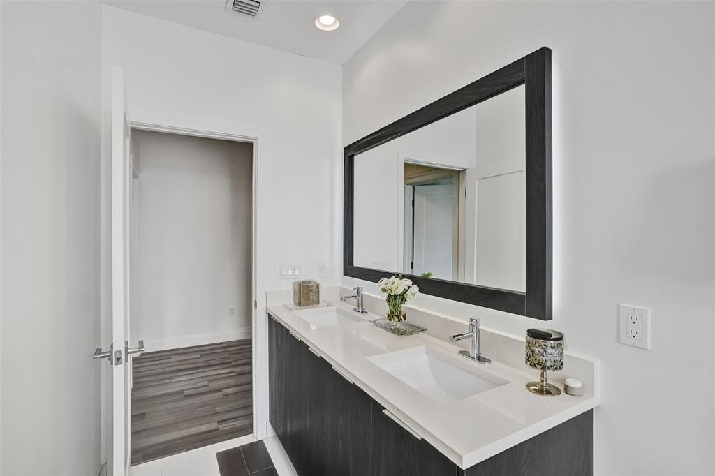 Fort Lauderdale, Florida, 33304, United States, 3 Bedrooms Bedrooms, ,2.5 BathroomsBathrooms,Residential,Forsale,2011621