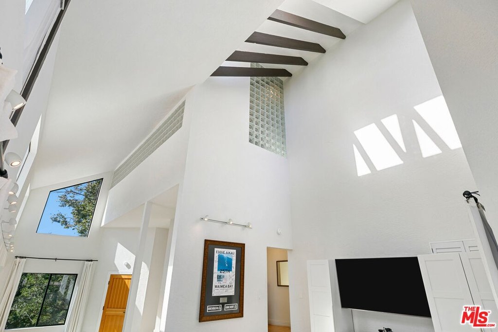 Malibu, California, 90265, United States, 3 Bedrooms Bedrooms, ,3 BathroomsBathrooms,Residential,Forsale,2001431