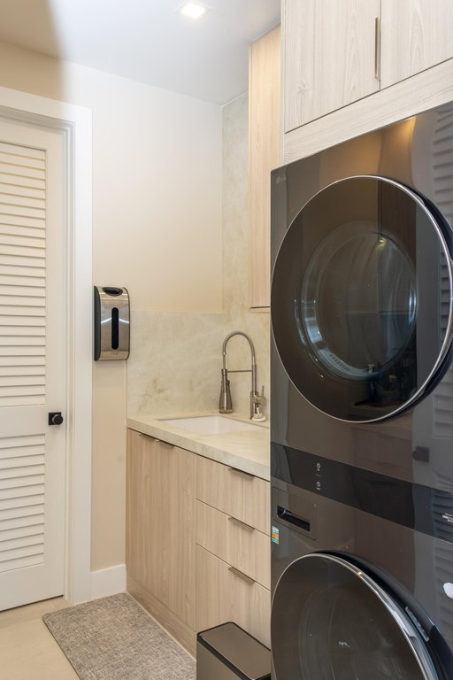 ISLAMORADA, Florida, 33036, United States, 5 Bedrooms Bedrooms, ,5.5 BathroomsBathrooms,Residential,Forsale,2011125