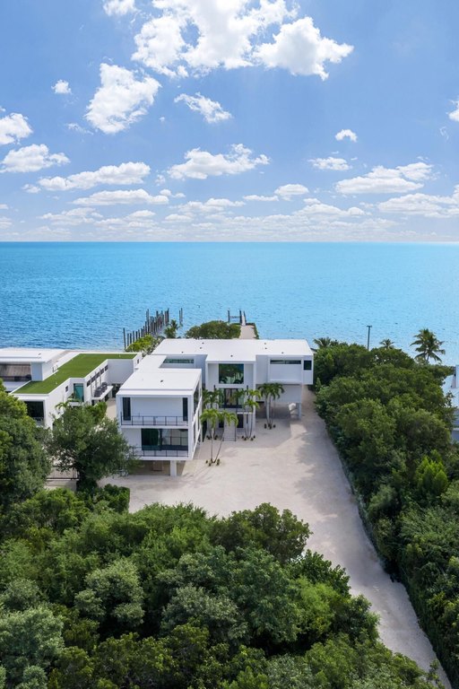 ISLAMORADA, Florida, 33036, United States, 5 Bedrooms Bedrooms, ,5.5 BathroomsBathrooms,Residential,Forsale,2011125