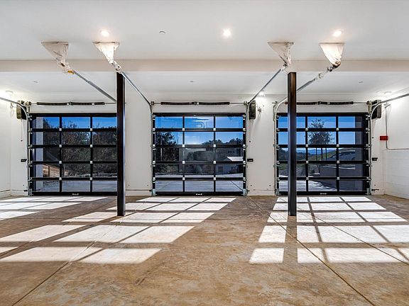 Healdsburg, California, 95448, United States, 5 Bedrooms Bedrooms, ,4 BathroomsBathrooms,Residential,Forsale,2004748