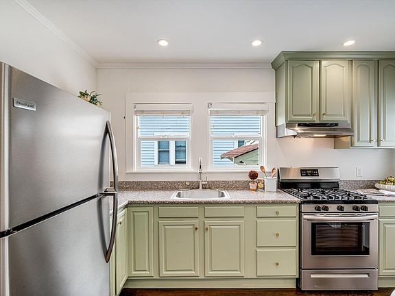 Oakland, California, 94619, United States, 2 Bedrooms Bedrooms, ,1 BathroomBathrooms,Residential,Forsale,2004749