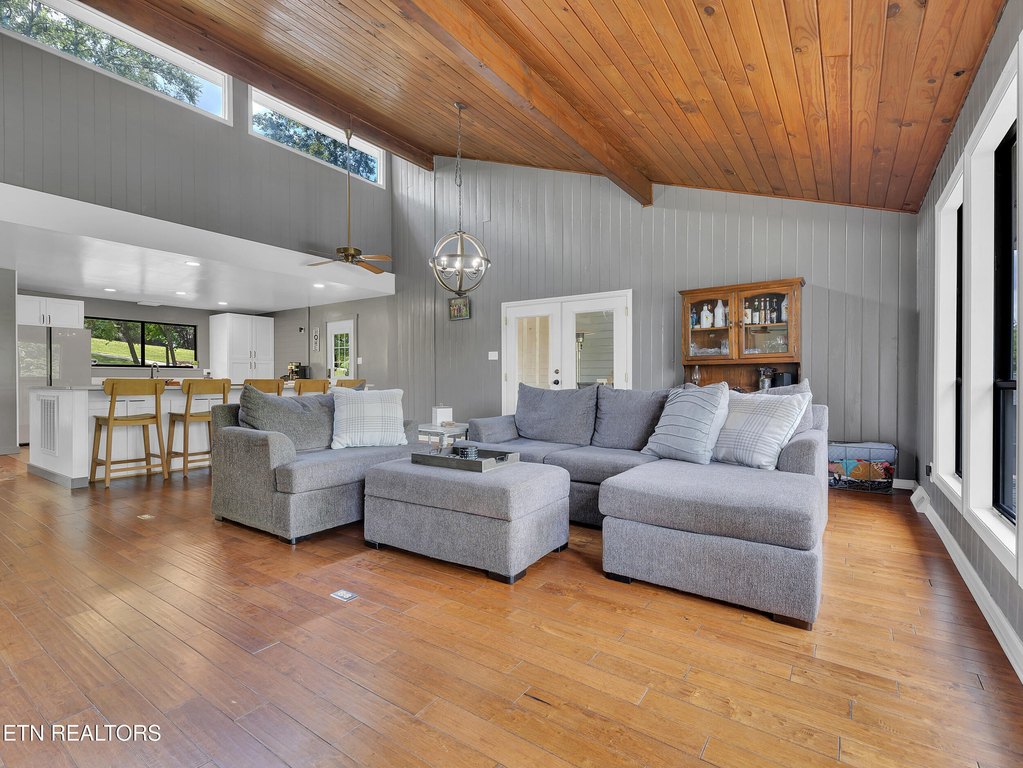 Knoxville, Tennessee, 37920, United States, 3 Bedrooms Bedrooms, ,5.5 BathroomsBathrooms,Residential,Forsale,1959681