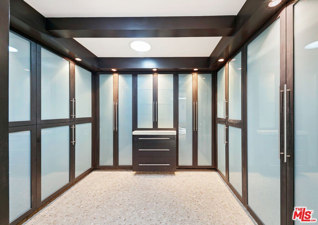 Malibu, California, 90265, United States, 3 Bedrooms Bedrooms, ,4 BathroomsBathrooms,Residential,Forsale,2001433