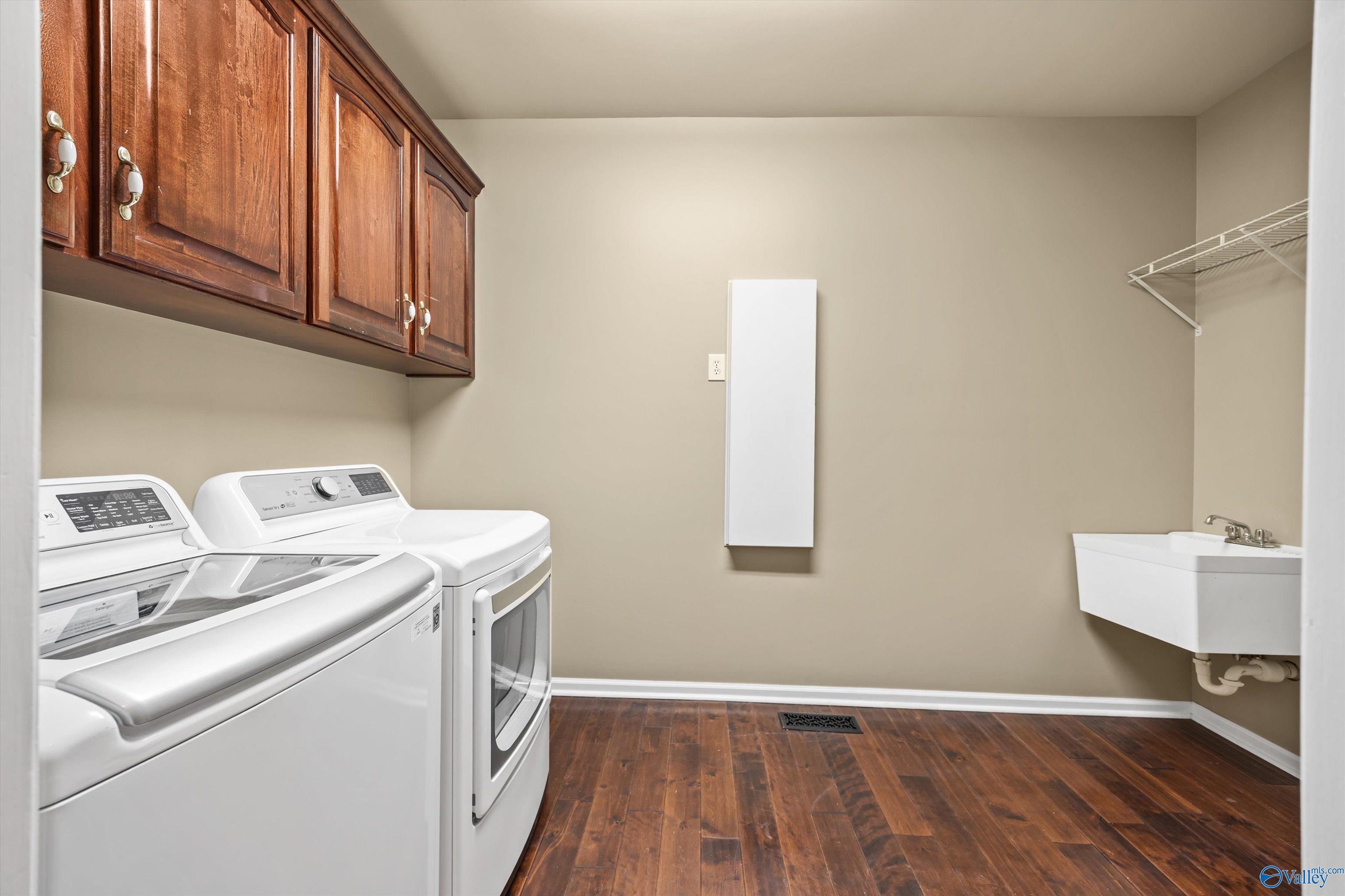 Owens Cross Roads, Alabama, 35763, United States, 5 Bedrooms Bedrooms, ,2.5 BathroomsBathrooms,Residential,Forsale,2007713