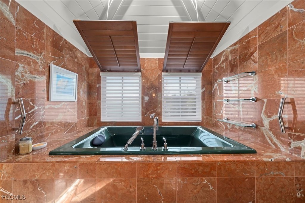 Captiva, Florida, 33924, United States, 3 Bedrooms Bedrooms, ,3 BathroomsBathrooms,Residential,Forsale,2011969