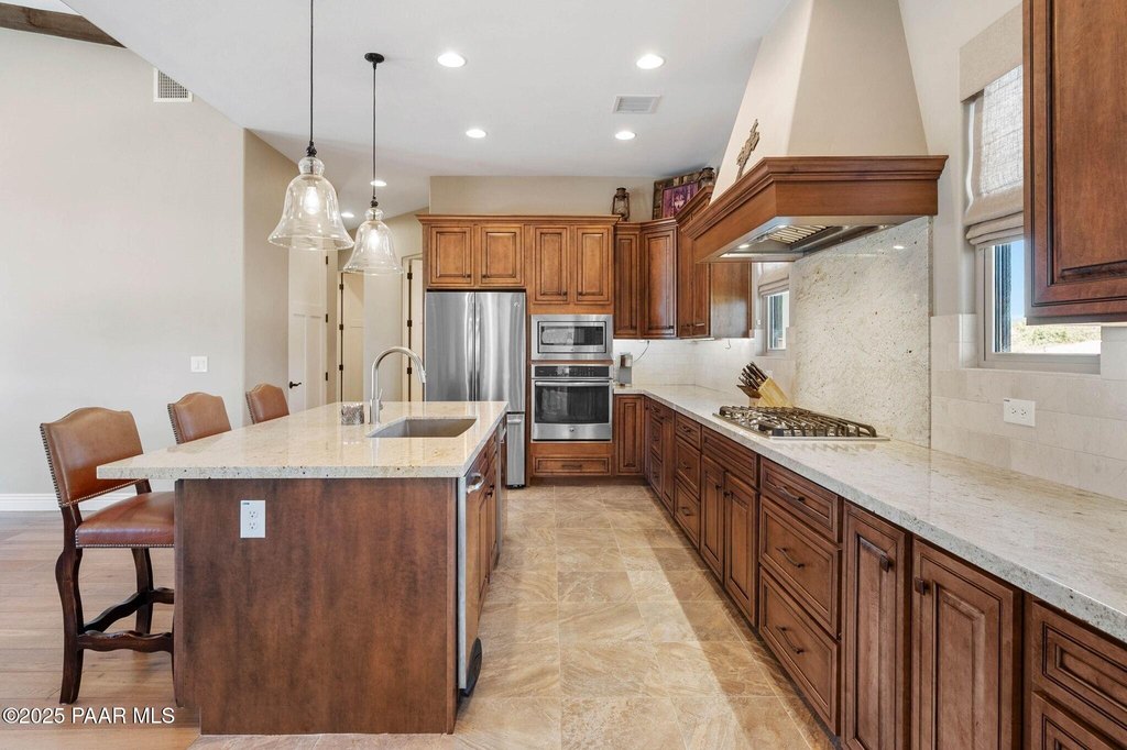 Prescott, Arizona, 86305, United States, 3 Bedrooms Bedrooms, ,8.5 BathroomsBathrooms,Residential,Forsale,2011268