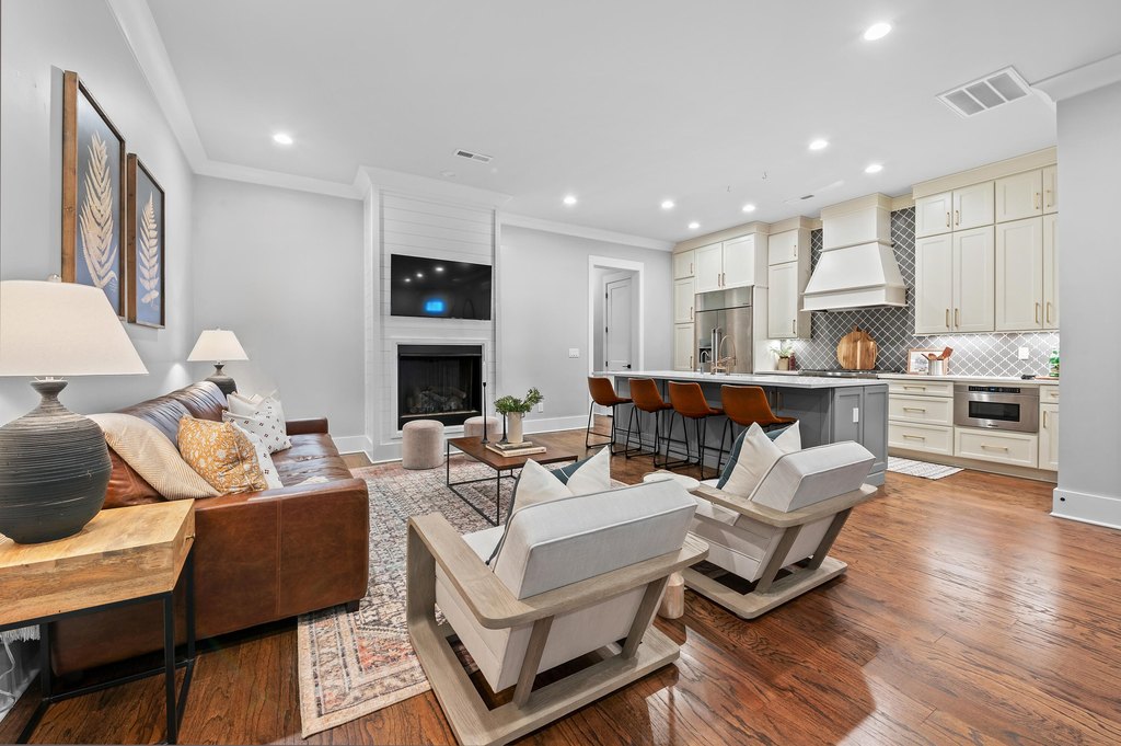 Chattanooga, Tennessee, 37403, United States, 4 Bedrooms Bedrooms, ,4.5 BathroomsBathrooms,Residential,Forsale,2009544