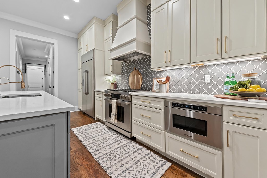 Chattanooga, Tennessee, 37403, United States, 4 Bedrooms Bedrooms, ,4.5 BathroomsBathrooms,Residential,Forsale,2009544