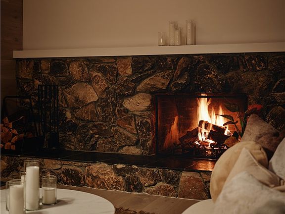 Lake Arrowhead, California, 92352, United States, 3 Bedrooms Bedrooms, ,3 BathroomsBathrooms,Residential,Forsale,2004866