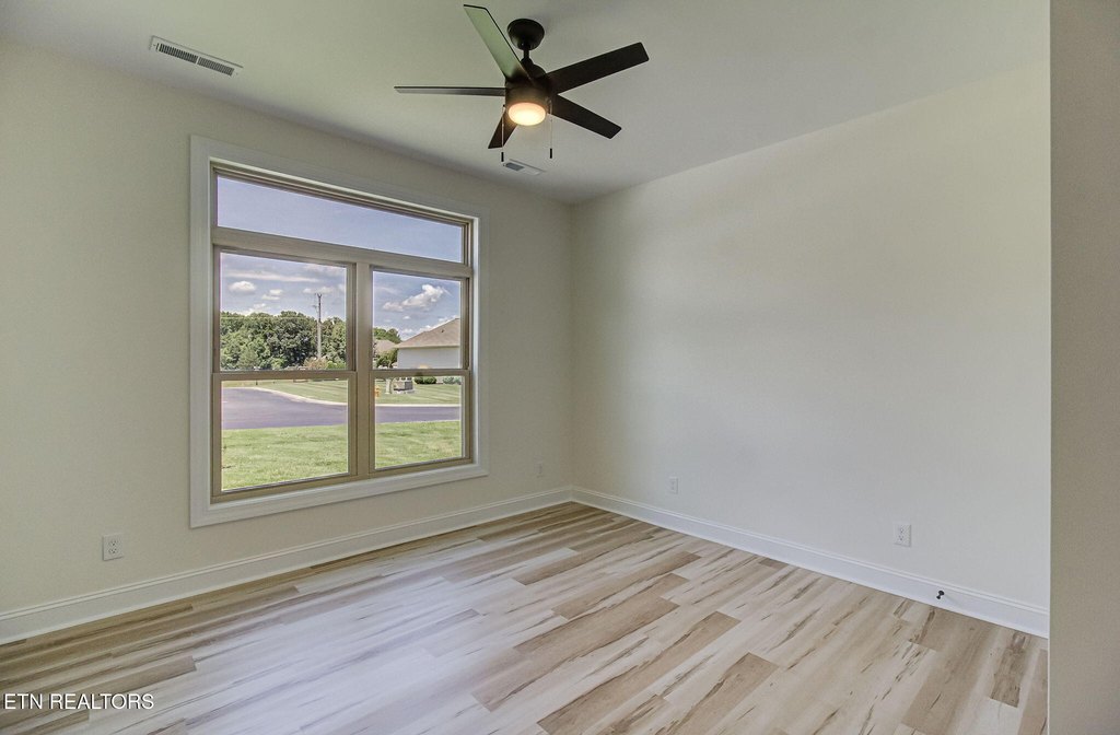 Vonore, Tennessee, 37885, United States, 3 Bedrooms Bedrooms, ,2 BathroomsBathrooms,Residential,Forsale,1910198