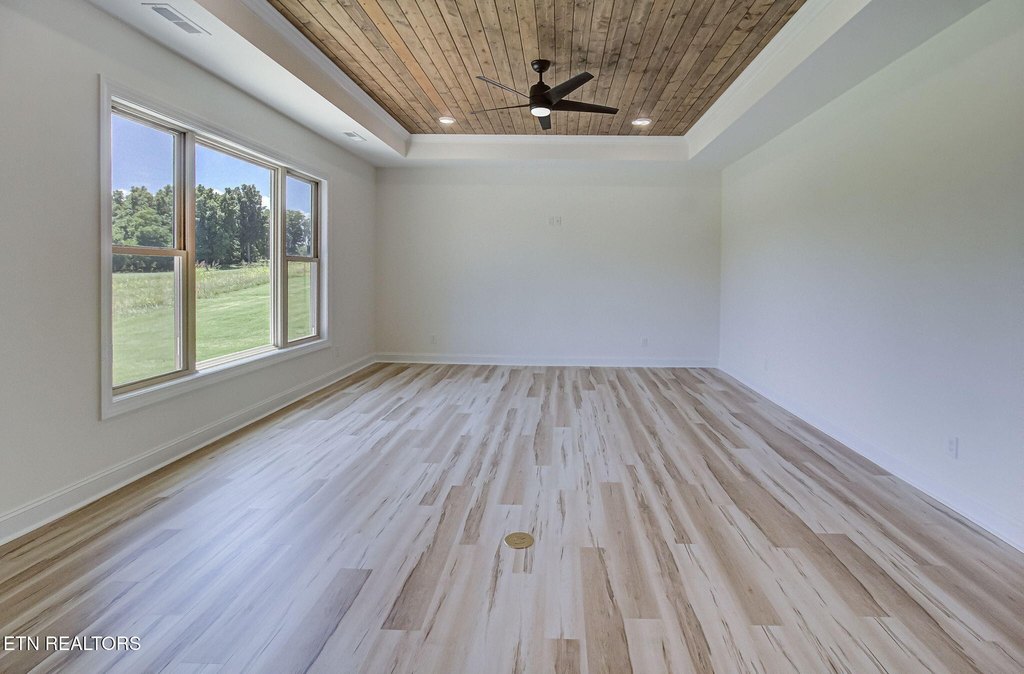 Vonore, Tennessee, 37885, United States, 3 Bedrooms Bedrooms, ,2 BathroomsBathrooms,Residential,Forsale,1910199