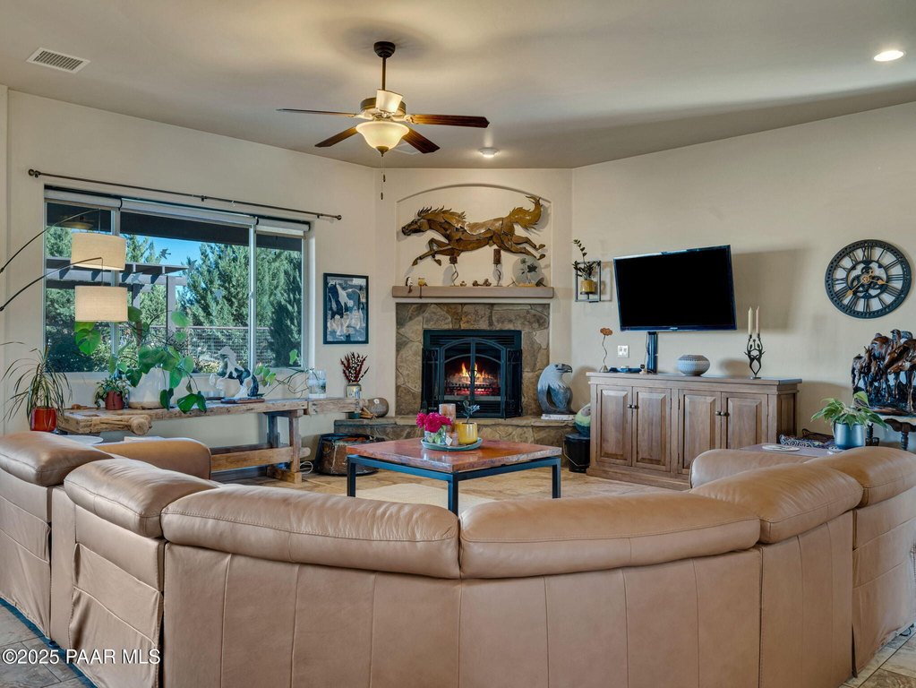 Prescott Valley, Arizona, 86315, United States, 4 Bedrooms Bedrooms, ,2 BathroomsBathrooms,Residential,Forsale,1968229