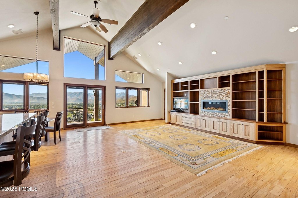 Midway, Utah, 84049, United States, 4 Bedrooms Bedrooms, ,2.5 BathroomsBathrooms,Residential,Forsale,1994162