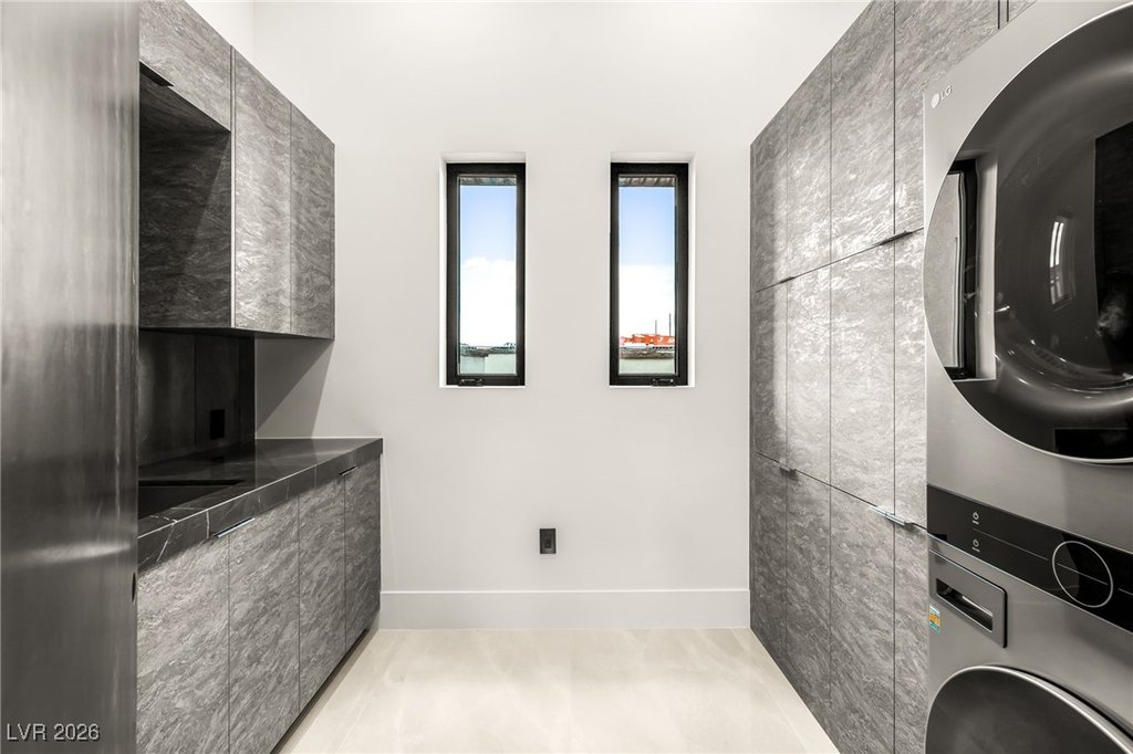 Henderson, Nevada, 89012, United States, 5 Bedrooms Bedrooms, ,5.5 BathroomsBathrooms,Residential,Forsale,2011990