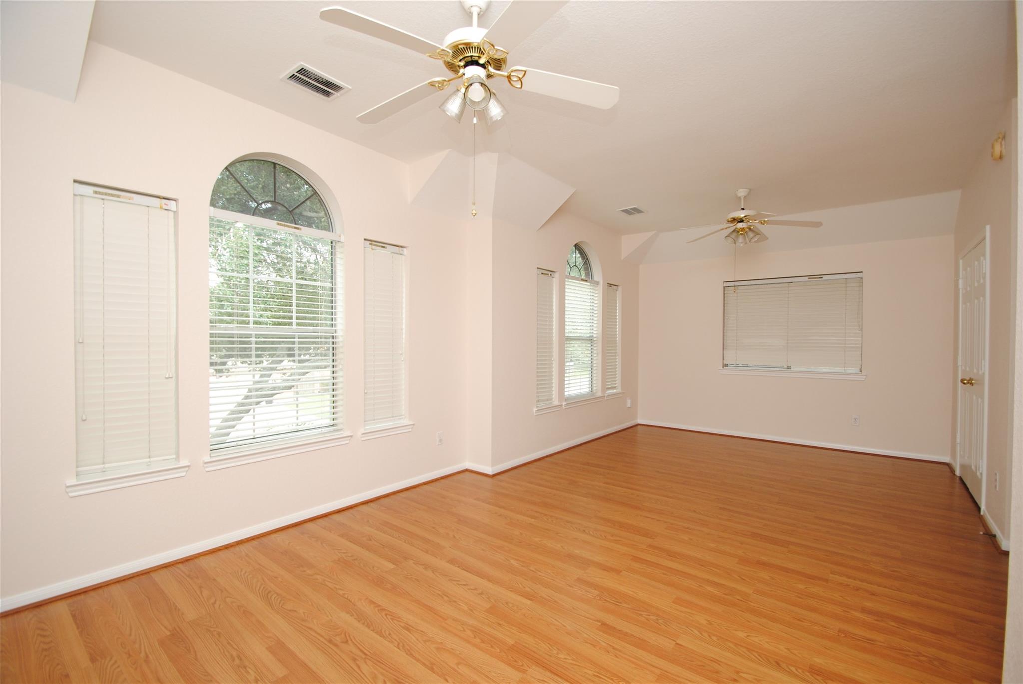 Houston, Texas, 77094, United States, 4 Bedrooms Bedrooms, ,3 BathroomsBathrooms,Residential,Forsale,1954122