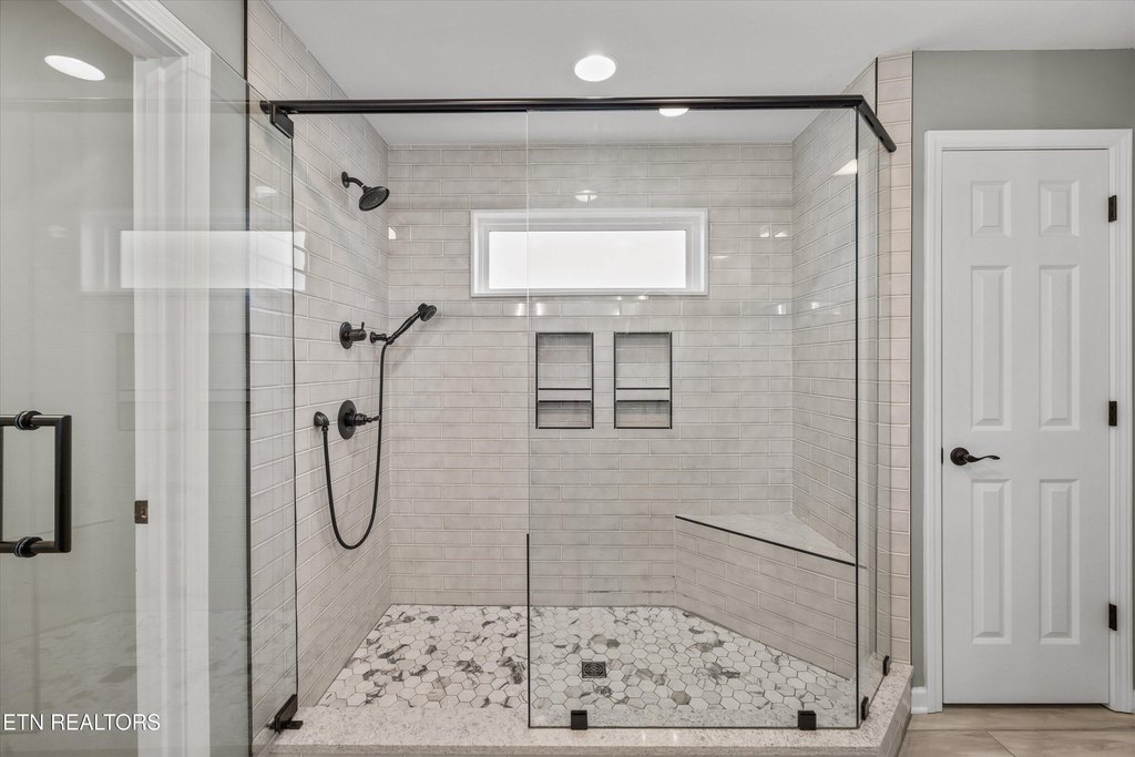 Maryville, Tennessee, 37801, United States, 3 Bedrooms Bedrooms, ,2.5 BathroomsBathrooms,Residential,Forsale,1910242