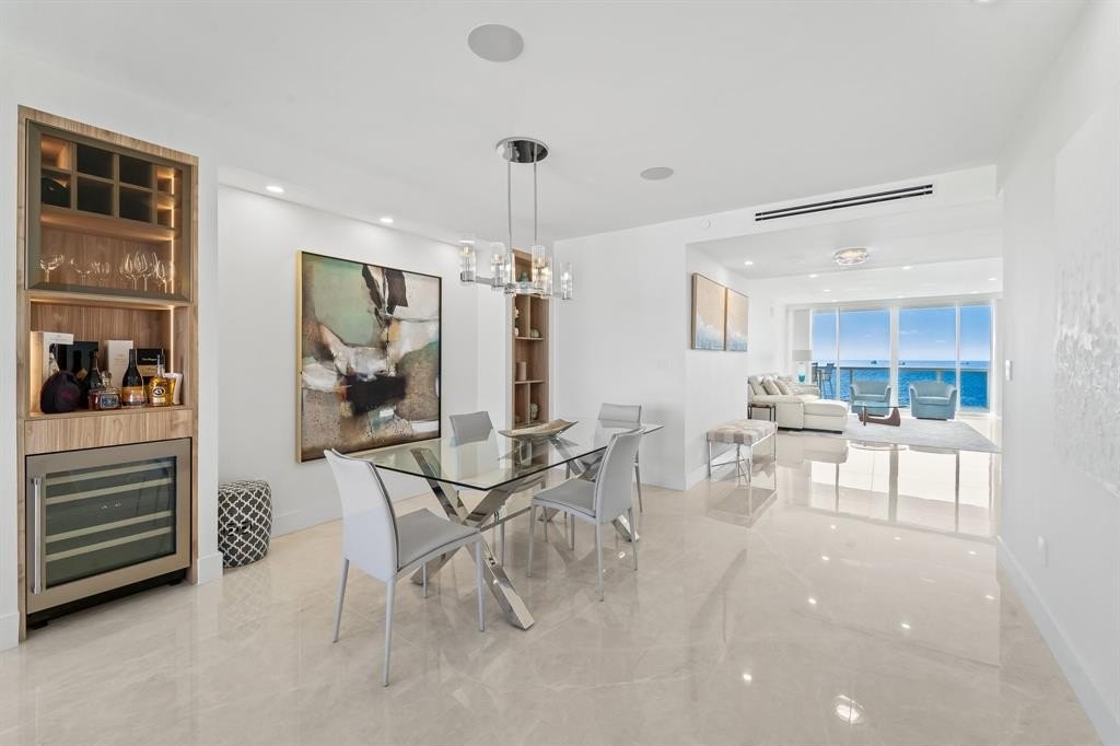 Fort Lauderdale, Florida, 33308, United States, 2 Bedrooms Bedrooms, ,2.5 BathroomsBathrooms,Residential,Forsale,1968240