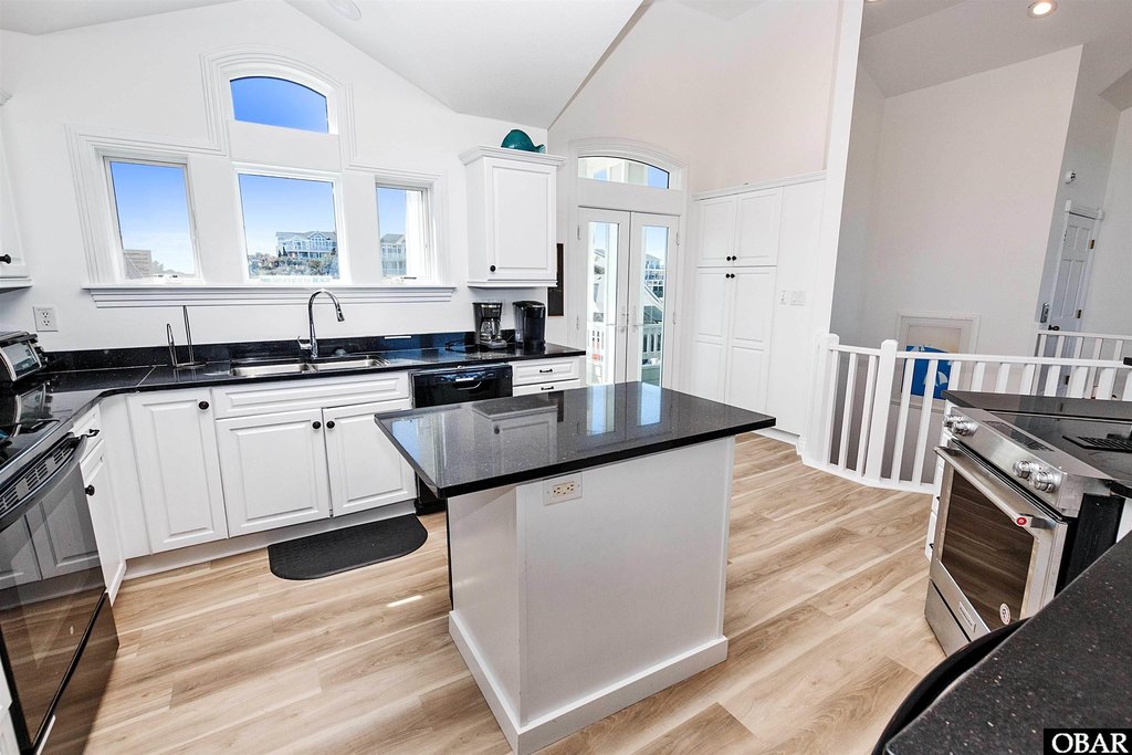 Duck, North Carolina, 27949, United States, 8 Bedrooms Bedrooms, ,7.5 BathroomsBathrooms,Residential,Forsale,1993781