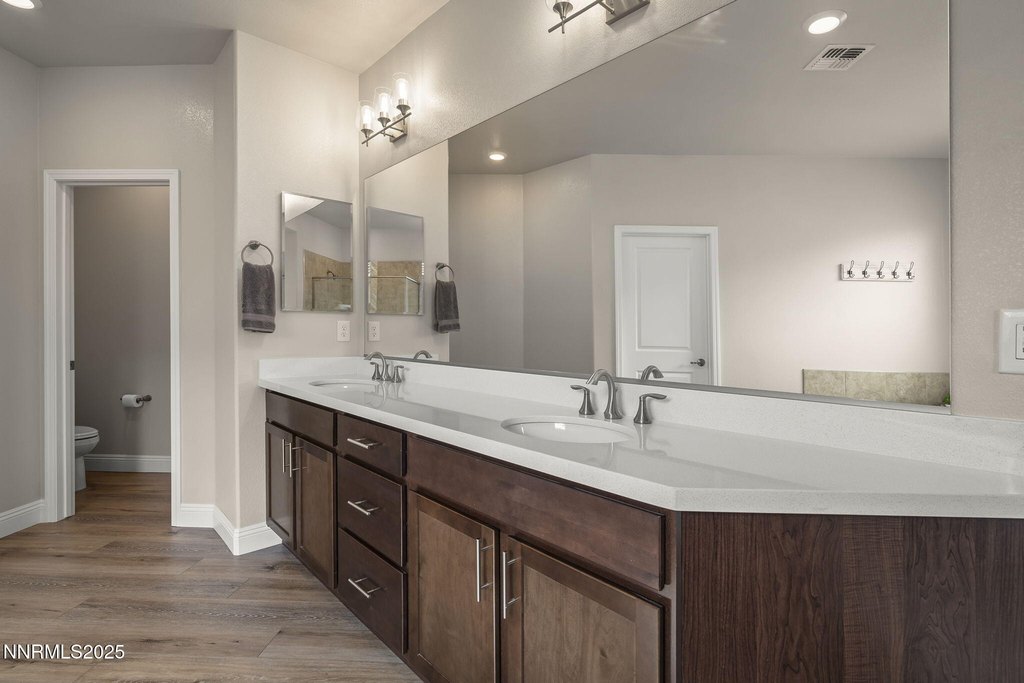 Sparks, Nevada, 89441, United States, 3 Bedrooms Bedrooms, ,2 BathroomsBathrooms,Residential,Forsale,1954160