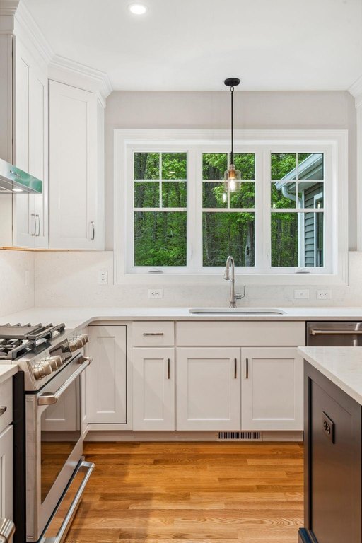 Kittery, Maine, 03905, United States, 4 Bedrooms Bedrooms, ,2.5 BathroomsBathrooms,Residential,Forsale,2002410