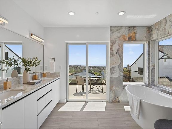 Ventura, California, 93001, United States, 4 Bedrooms Bedrooms, ,1.5 BathroomsBathrooms,Residential,Forsale,1963632