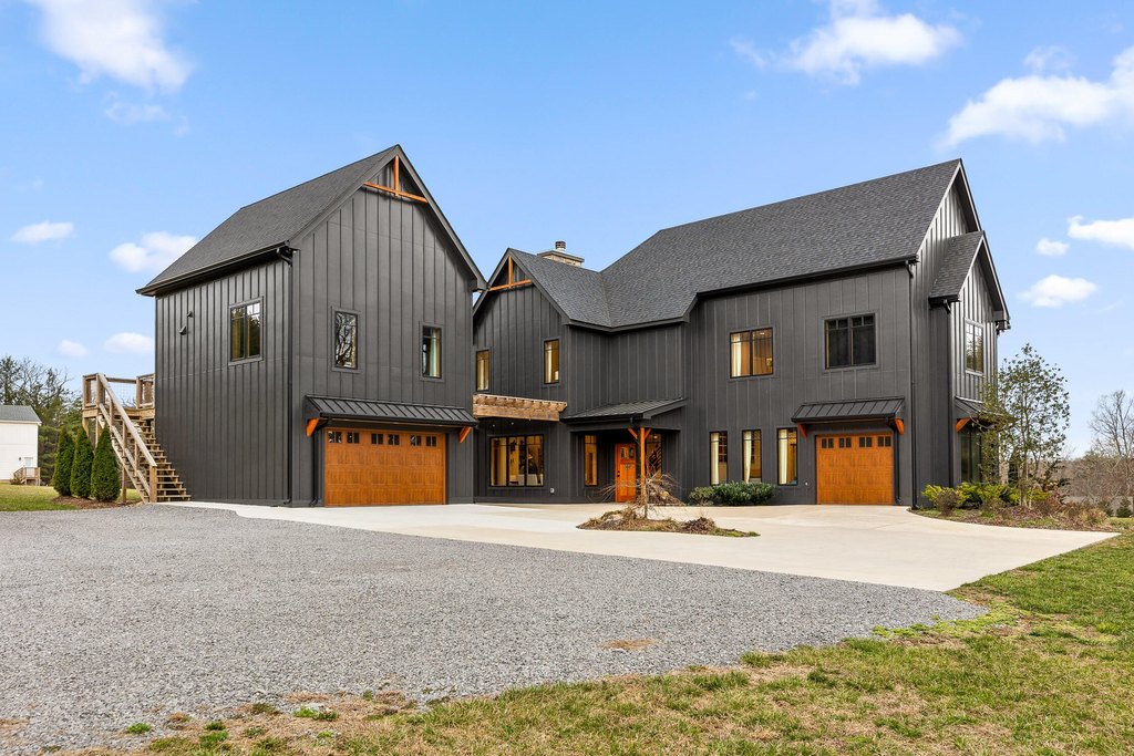 Signal Mountain, Tennessee, 37377, United States, 5 Bedrooms Bedrooms, ,5.5 BathroomsBathrooms,Residential,Forsale,1995324