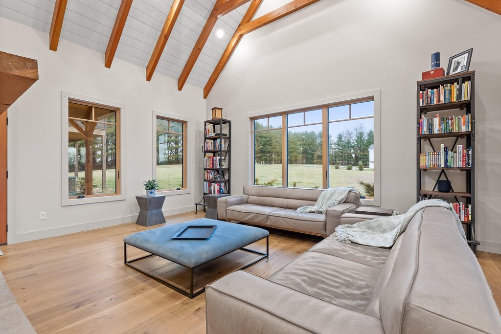 Signal Mountain, Tennessee, 37377, United States, 5 Bedrooms Bedrooms, ,5.5 BathroomsBathrooms,Residential,Forsale,1995324