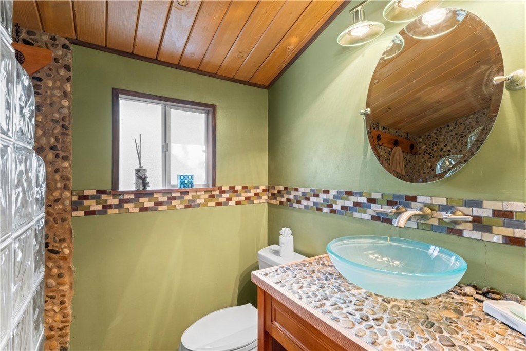 Lake Arrowhead, California, 92352, United States, 3 Bedrooms Bedrooms, ,2.5 BathroomsBathrooms,Residential,Forsale,1971033