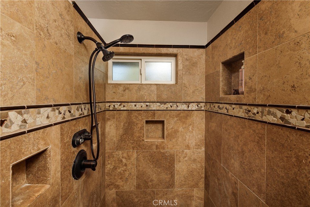 Crestline, California, 92325, United States, 5 Bedrooms Bedrooms, ,4 BathroomsBathrooms,Residential,Forsale,1971046