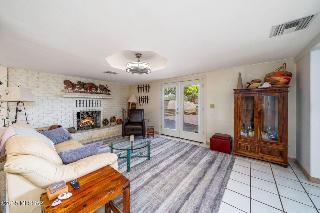 Tucson, Arizona, 85755, United States, 4 Bedrooms Bedrooms, ,2 BathroomsBathrooms,Residential,Forsale,1964333