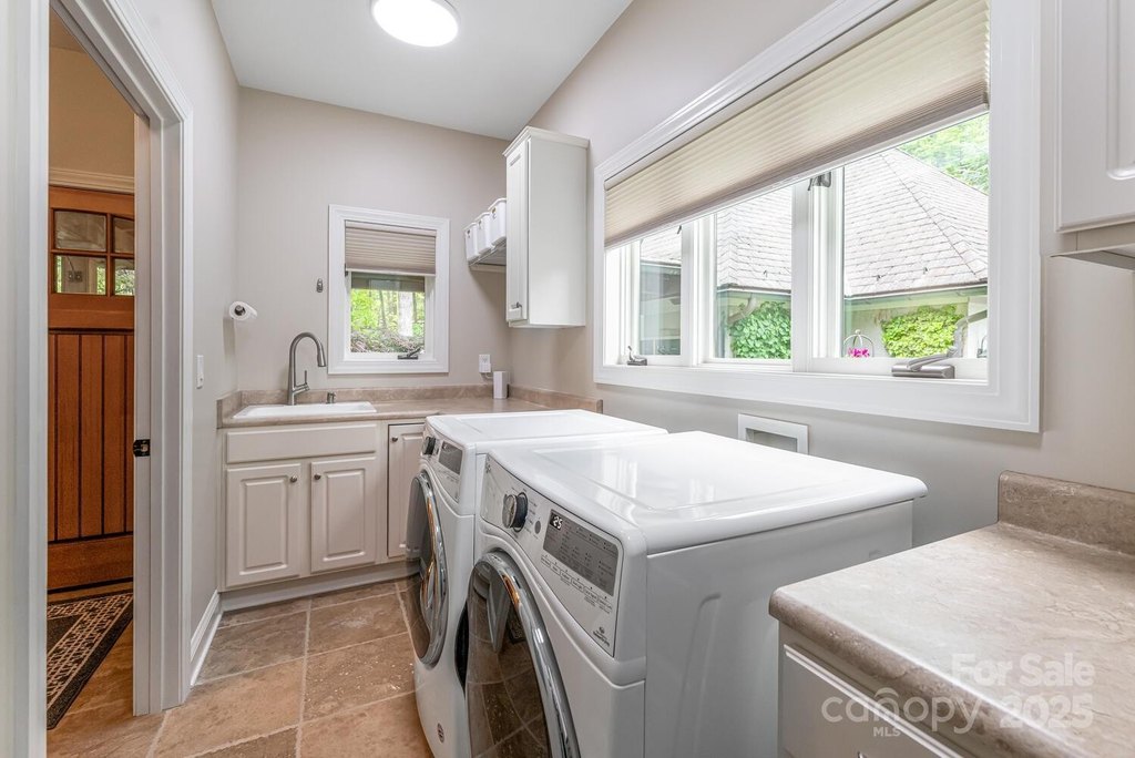 Arden, North Carolina, 28704, United States, 3 Bedrooms Bedrooms, ,2.5 BathroomsBathrooms,Residential,Forsale,1985991