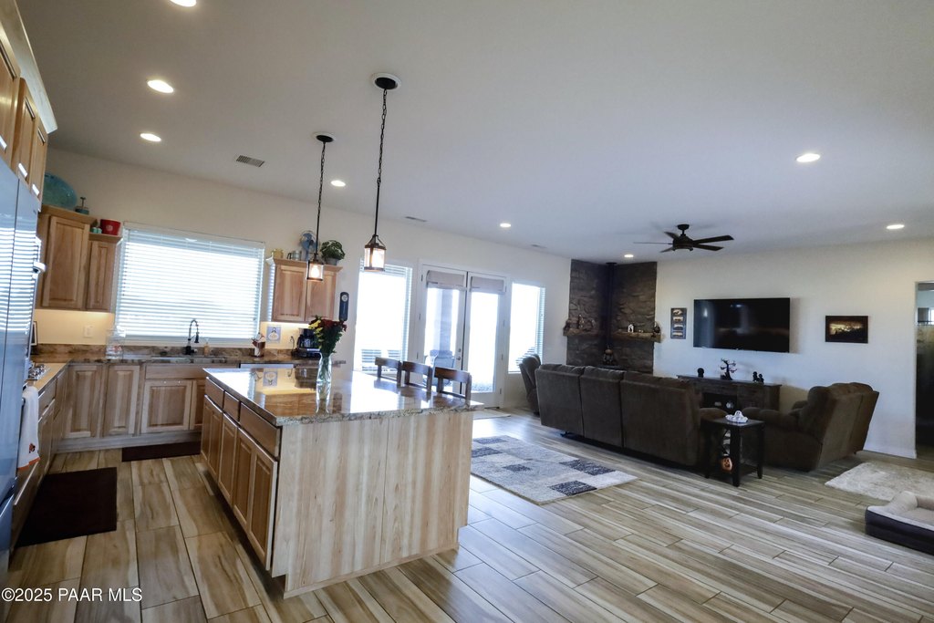 Prescott Valley, Arizona, 86315, United States, 4 Bedrooms Bedrooms, ,3 BathroomsBathrooms,Residential,Forsale,1994062