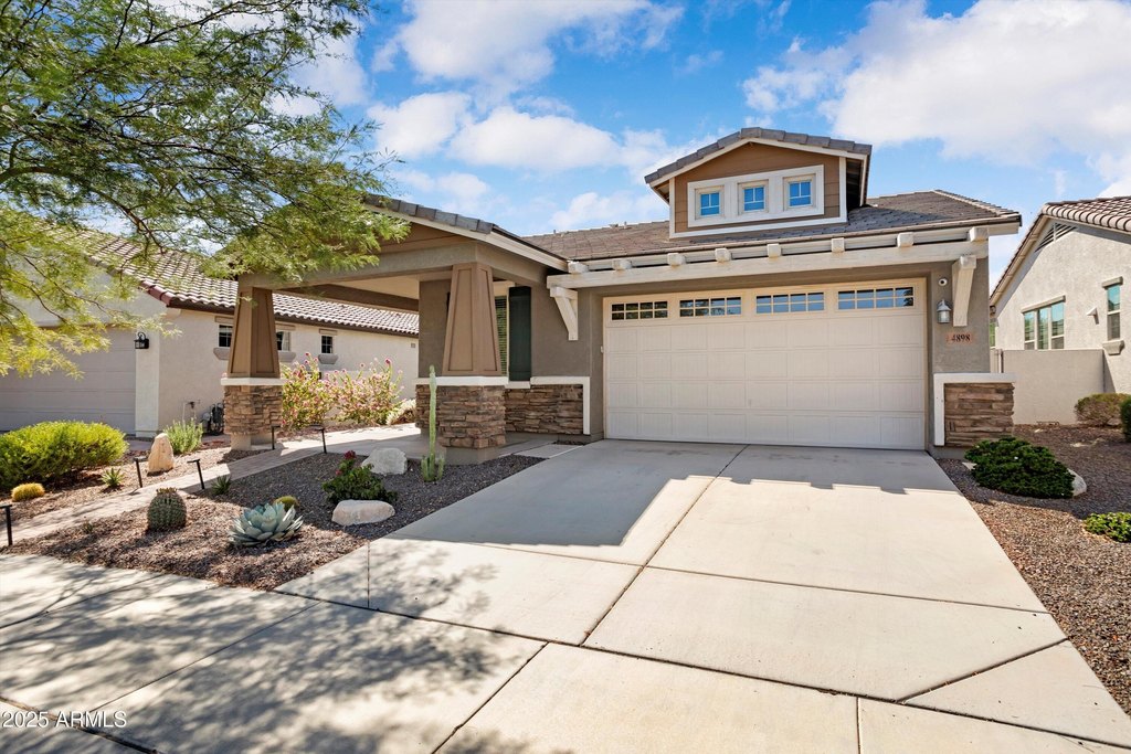 Buckeye, Arizona, 85396, United States, 2 Bedrooms Bedrooms, ,3 BathroomsBathrooms,Residential,Forsale,1971054