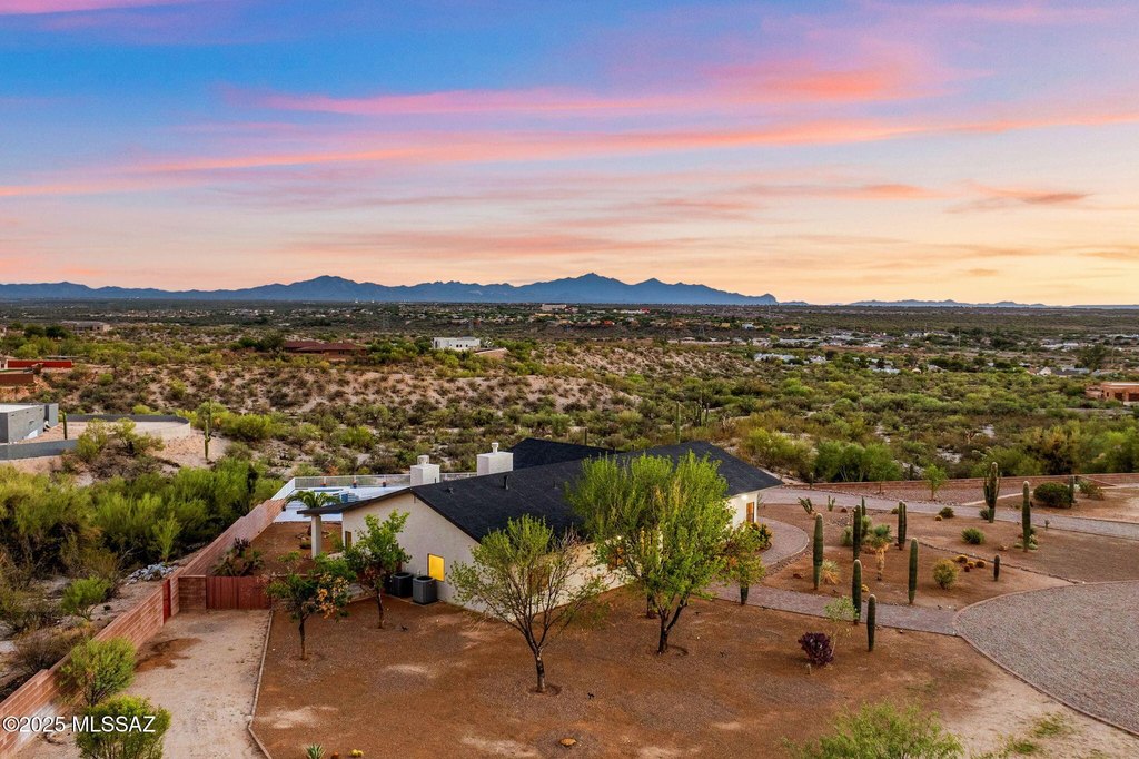 Tucson, Arizona, 85730, United States, 3 Bedrooms Bedrooms, ,3 BathroomsBathrooms,Residential,Forsale,2004422